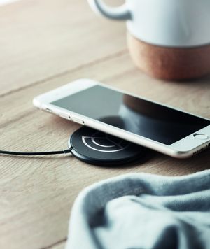 FLAKE MAG UltraMag Wireless Charger with Magnetic Ring
