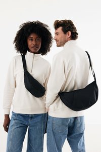 XD Collection P763.51 - Crescent XL AWARE™ RPET halve maan sling bag