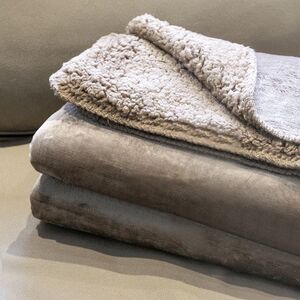 Goya 36510 - Dual-Sided Velvet & Sherpa Comfort Blanket TEMPEST
