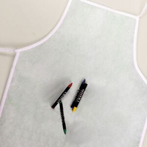 Goya 53045 - Children's RPET Apron with Crayons Set COOKER